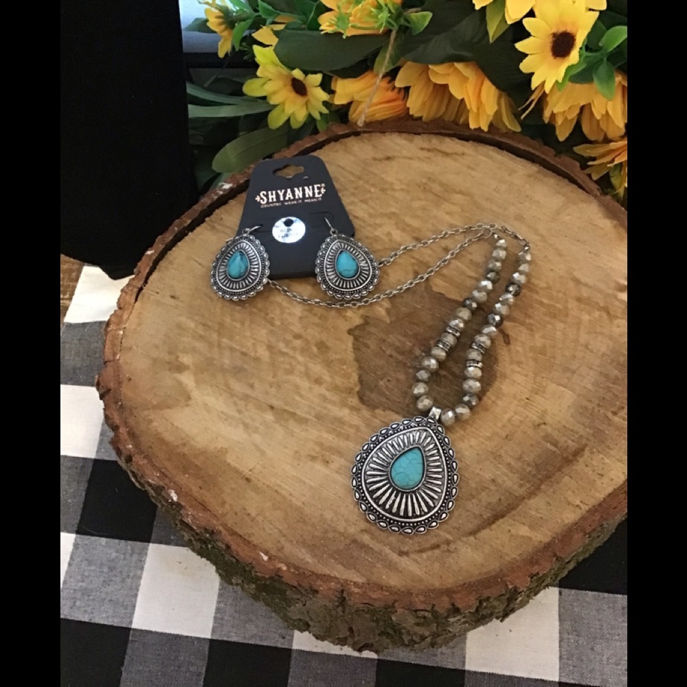 New  Shyanne necklace and earrings